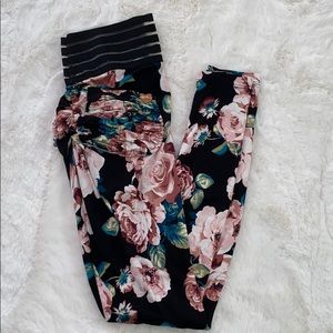 Cute Booty Lounge Black w/flowers
